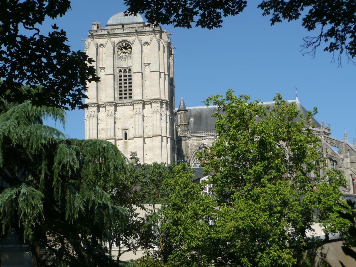 Charmant Studio Vieux Mans / Centre Le Mans Bagian luar foto